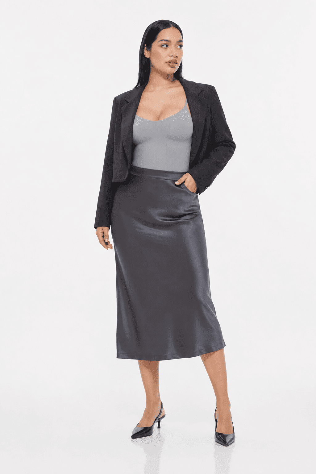 How to wear a seamless mid-thigh body shaper without visible lines.