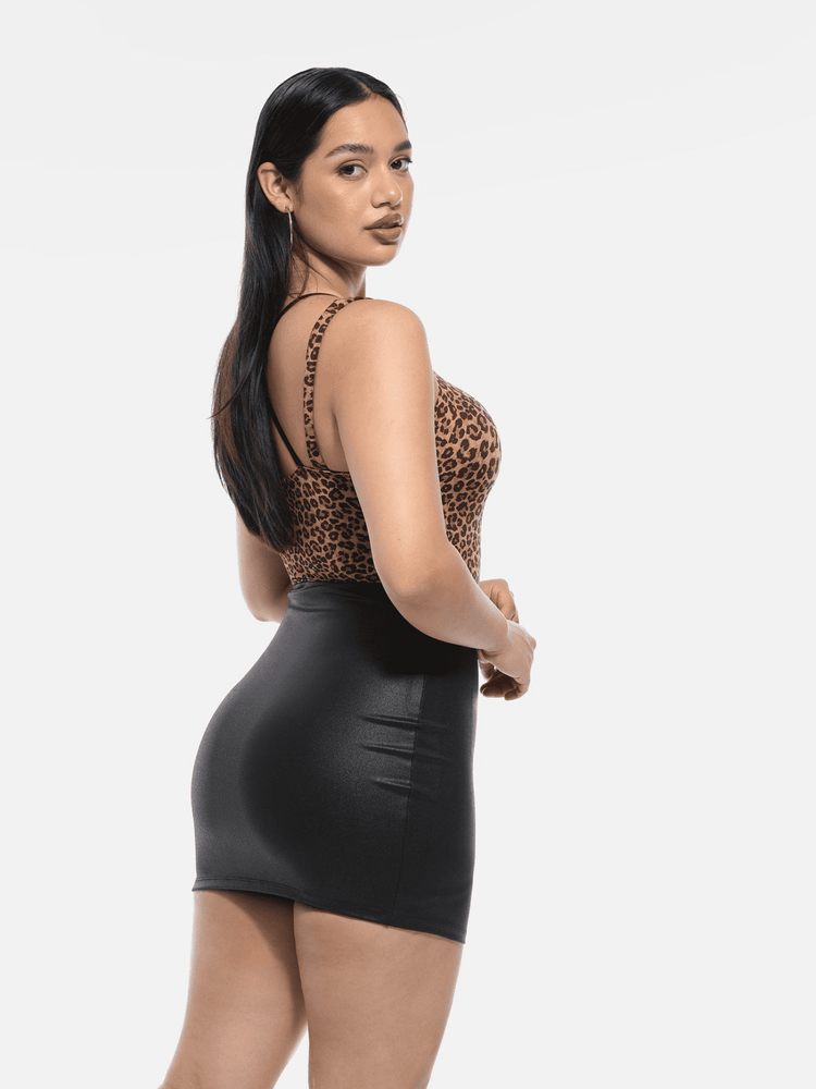 lace V-neck shaping bodysuit with leopard print top and black thong T-back design for seamless waist and abdomen shaping