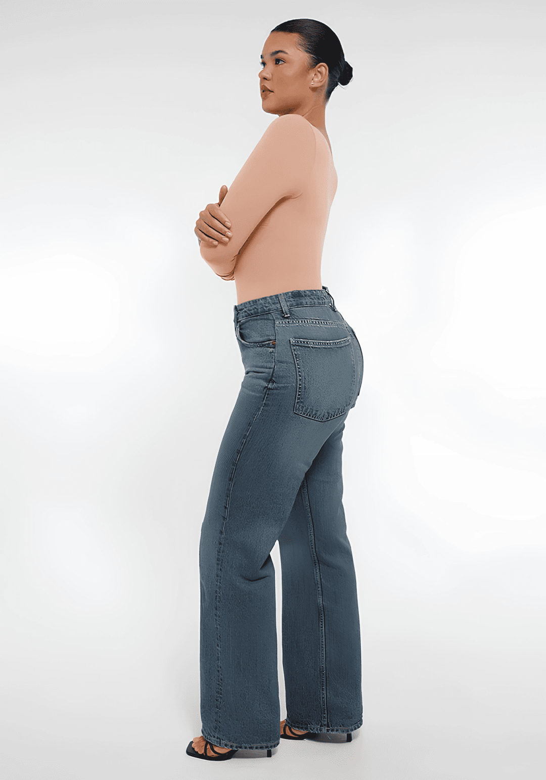 long sleeve sculpting bodysuit for women, seamless shaping top with smooth fit and long sleeves