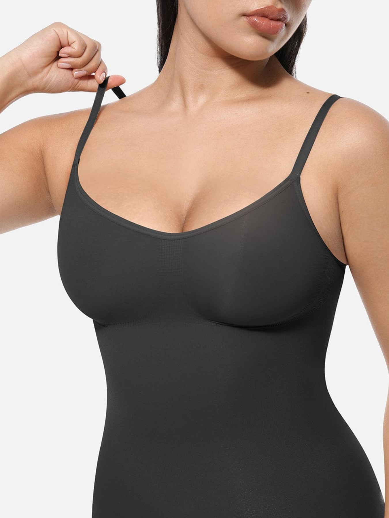 Full Body Shaper adjustable straps and bust detail